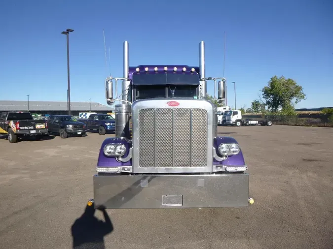 2021 Peterbilt 389