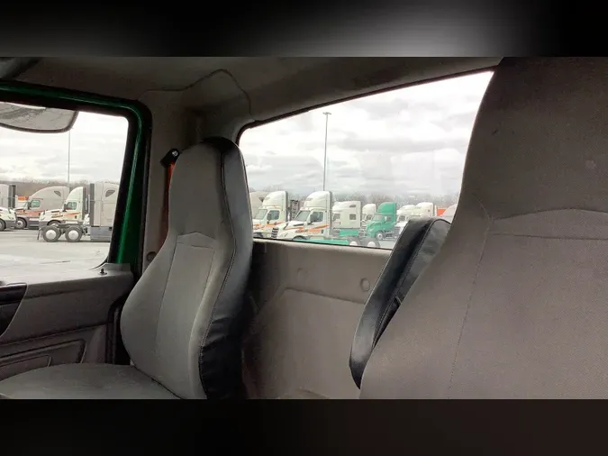 2020 International LTc4f32b75b124a9654d4ed3737f49114d