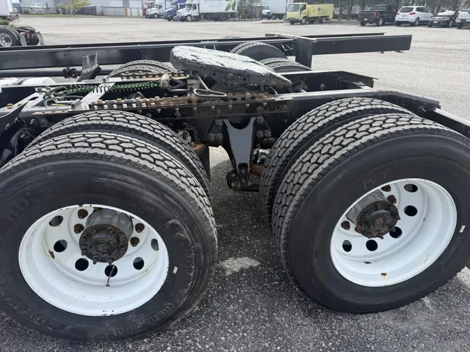 2022 International LT625c4f3bf0de61336efef9b380e4457d136