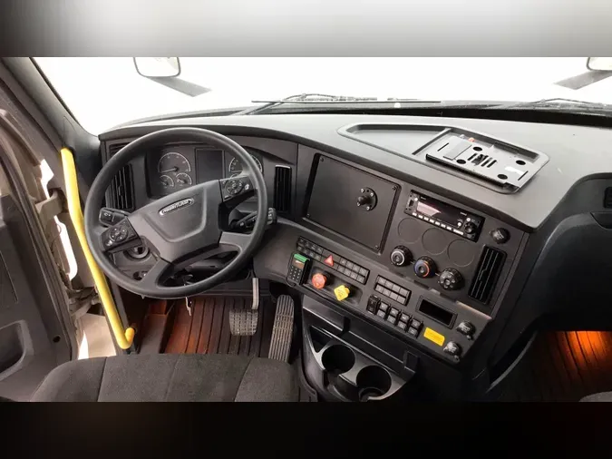 2025 Freightliner Cascadia 126c4f4a66902c3cda7d4a3f9e8e7a92266