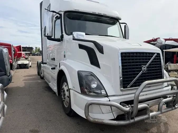 2015 VOLVO VNL64T670
