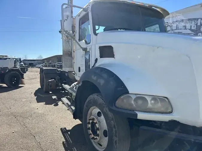 2009 MACK GRANITE GU813