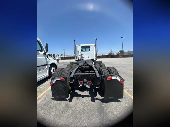 2018 FREIGHTLINER CORONADO 122