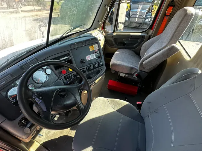 2017 Freightliner CASCADIA 125