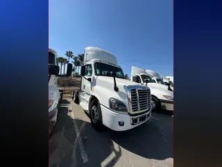 2019 FREIGHTLINER CASCADIA 125