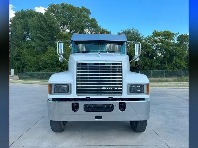 2019 MACK PI64T