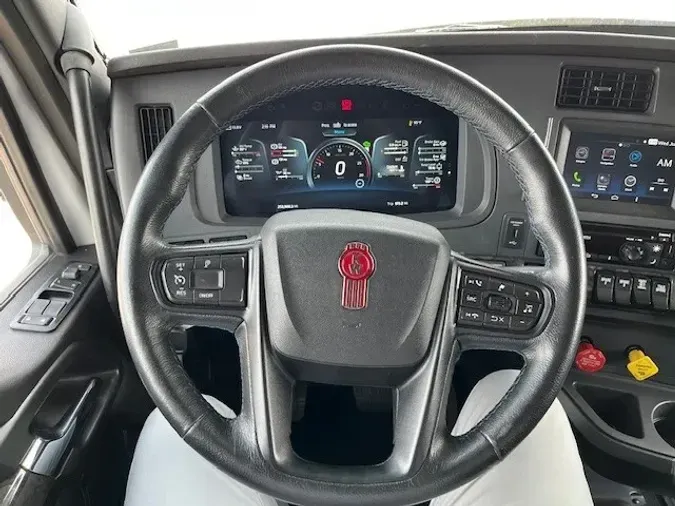 2023 Kenworth W990
