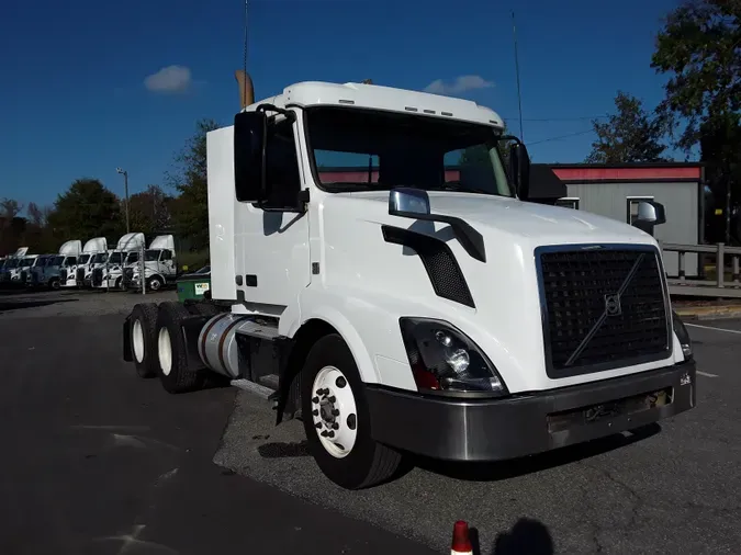 2018 VOLVO VNL64TRACTOR