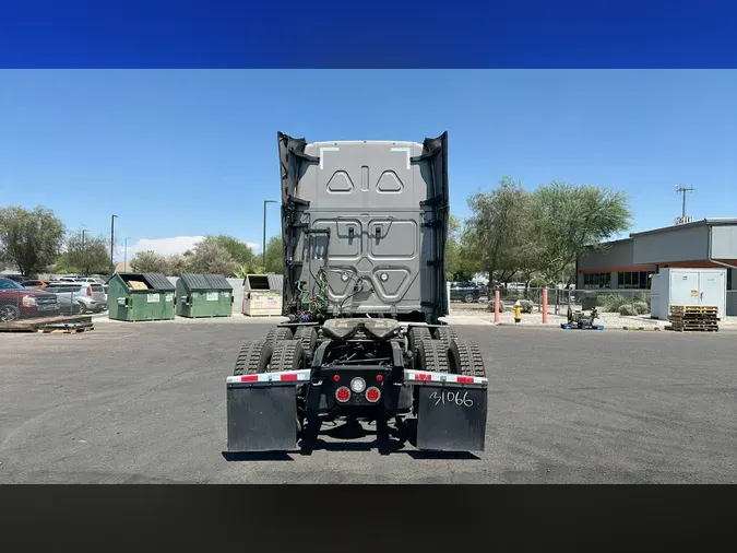 2024 Freightliner Cascadia 126