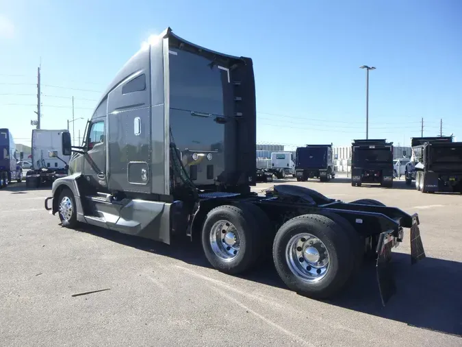 2023 Kenworth T680