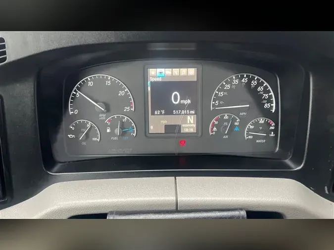 2020 FREIGHTLINER CA126