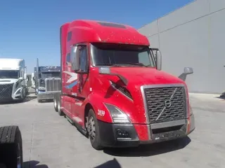 2020 VOLVO VNL760