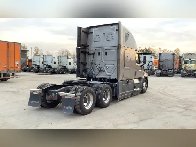 2021 Freightliner Cascadia