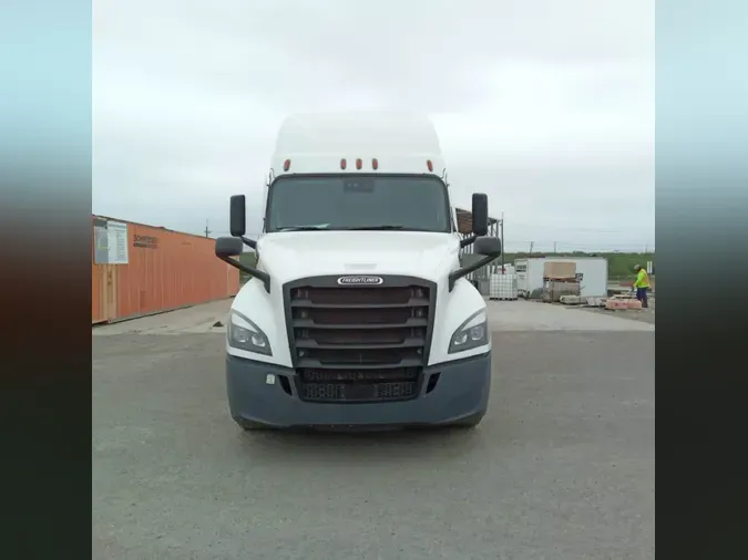 2022 Freightliner Cascadia 126