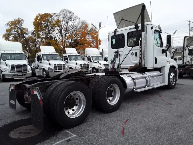 2018 FREIGHTLINER/MERCEDES CASCADIA 125