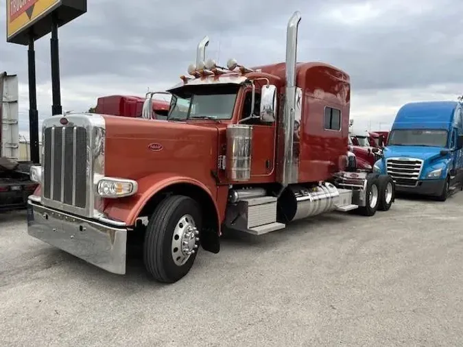 2023 Peterbilt 389