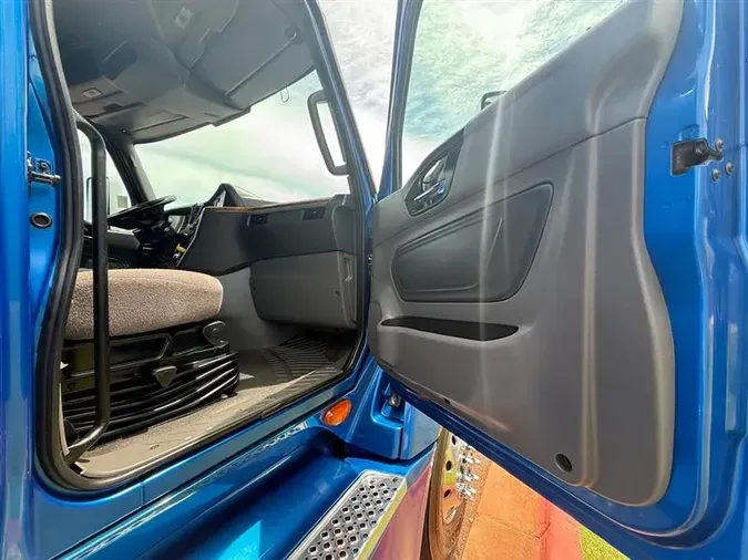 2020 INTERNATIONAL LT