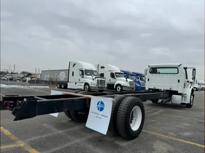 2018 FREIGHTLINER/MERCEDES M2 106