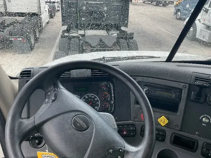 2016 FREIGHTLINER X12564ST