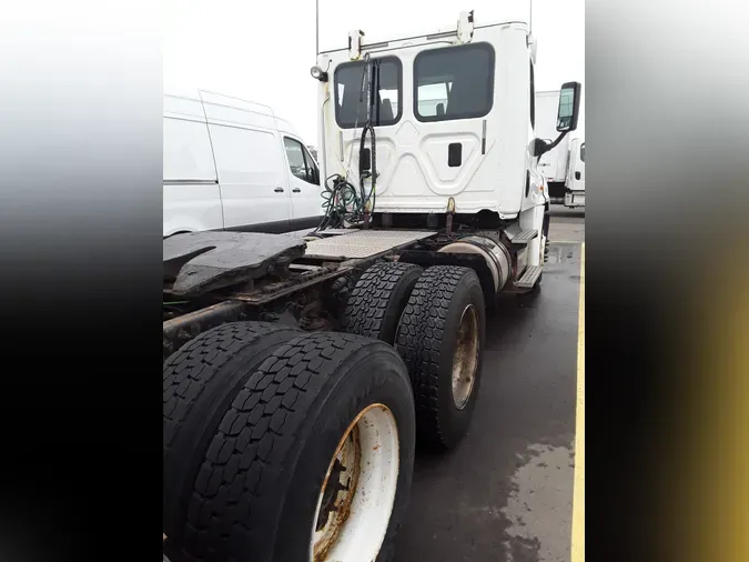 2017 FREIGHTLINER/MERCEDES CASCADIA 125