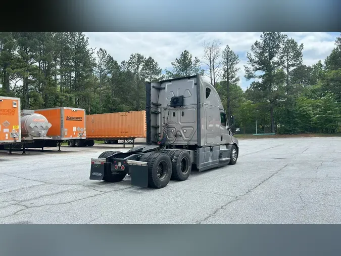 2021 Freightliner Cascadia