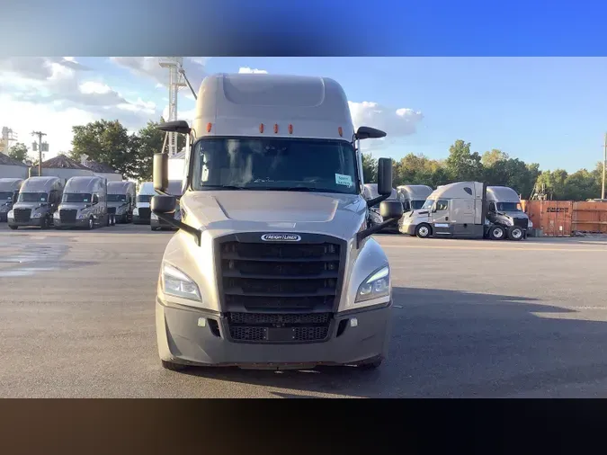 2022 Freightliner Cascadia 126