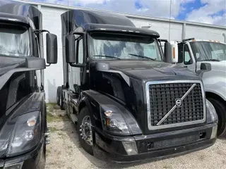 2016 VOLVO VNL630