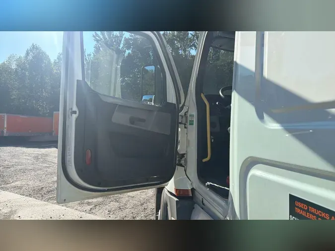 2022 Freightliner Cascadia 126c52ed144483e04e515ce3234520f3fd4