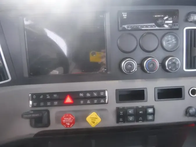 2019 FREIGHTLINER NEW CASCADIA 126