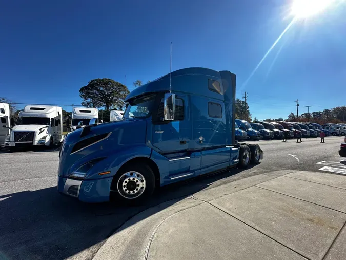 2022 Volvo VNL64T860