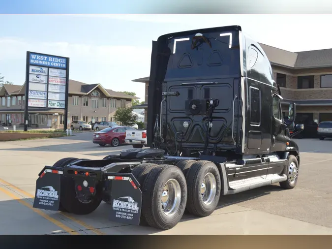 2016 FREIGHTLINER CASCADIA