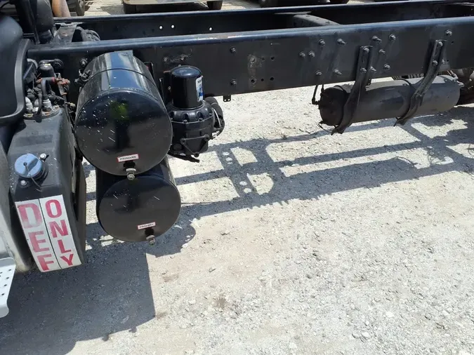 2018 FREIGHTLINER M2 106