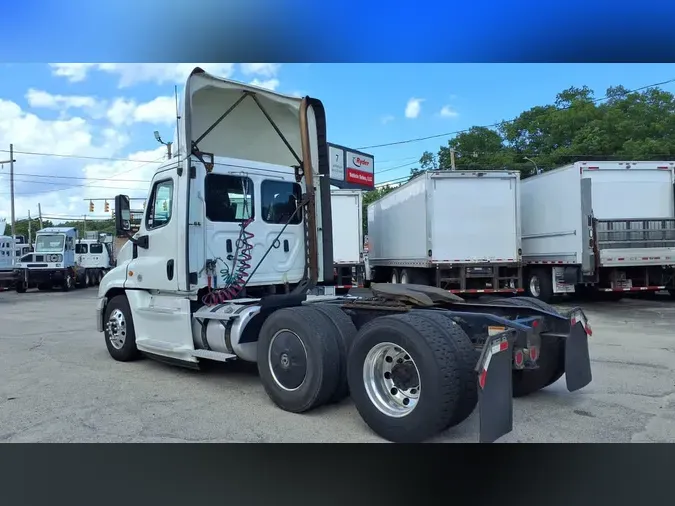 2019 FREIGHTLINER/MERCEDES CASCADIA 125