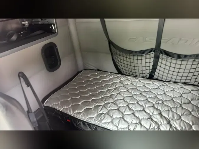 2020 Freightliner Cascadia