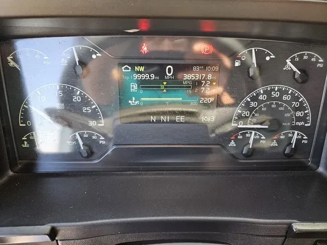 2024 VOLVO VNL64T860