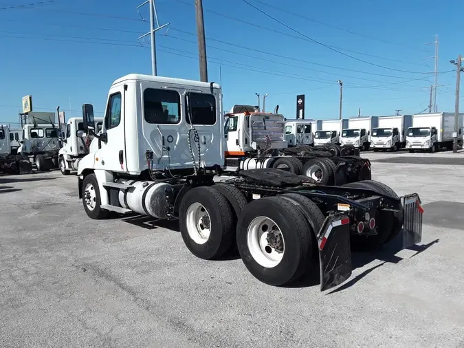 2020 FREIGHTLINER CASCADIA 125