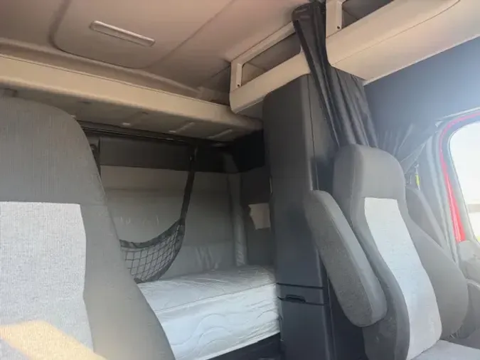 2022 FREIGHTLINER CA116