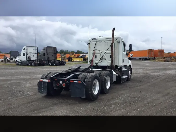 2021 Freightliner Cascadia 126