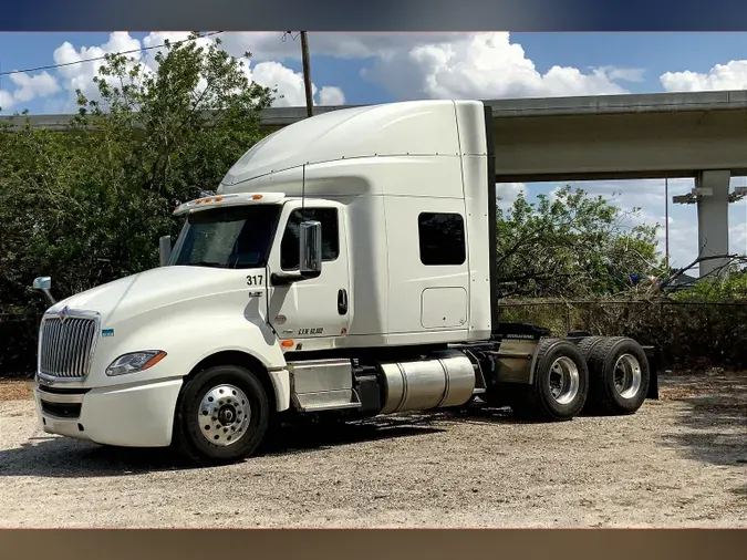 2023 INT LT625 6x4