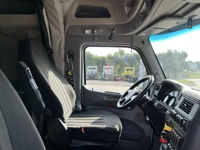 2020 Peterbilt 567