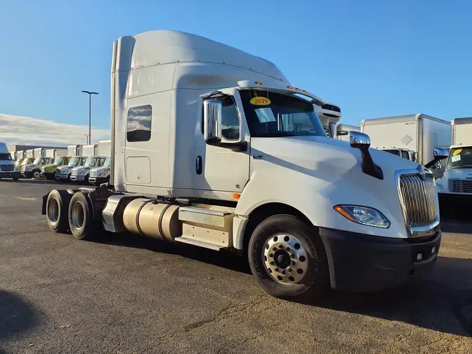 2019 NAVISTAR INTERNATIONAL LT625 SLPR CAB
