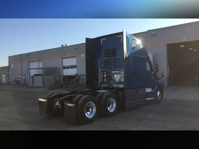 2023 Freightliner Cascadia 126