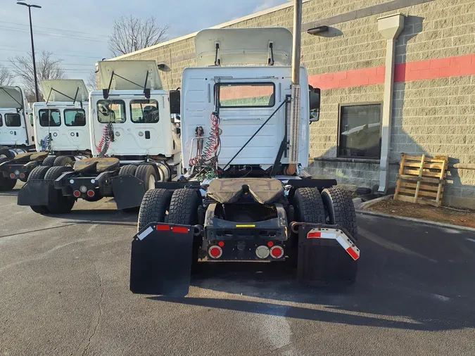 2016 VOLVO VNL42TRACTOR