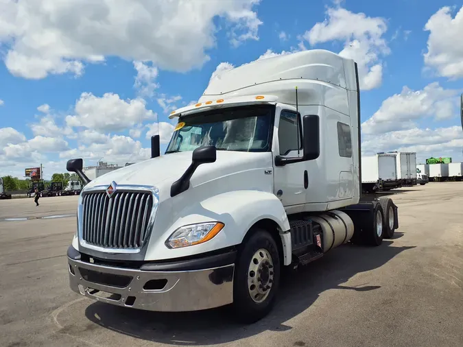 2019 NAVISTAR INTERNATIONAL LT625 SLPR CAB