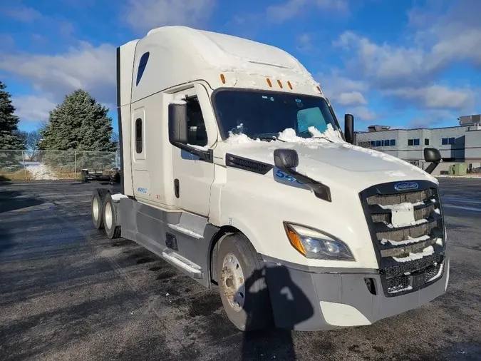 2021 FREIGHTLINER Cascadia 126