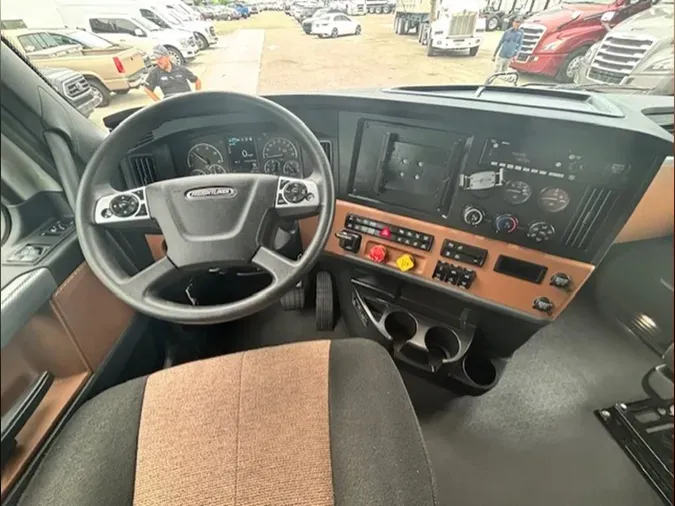 2022 Freightliner Cascadia 126