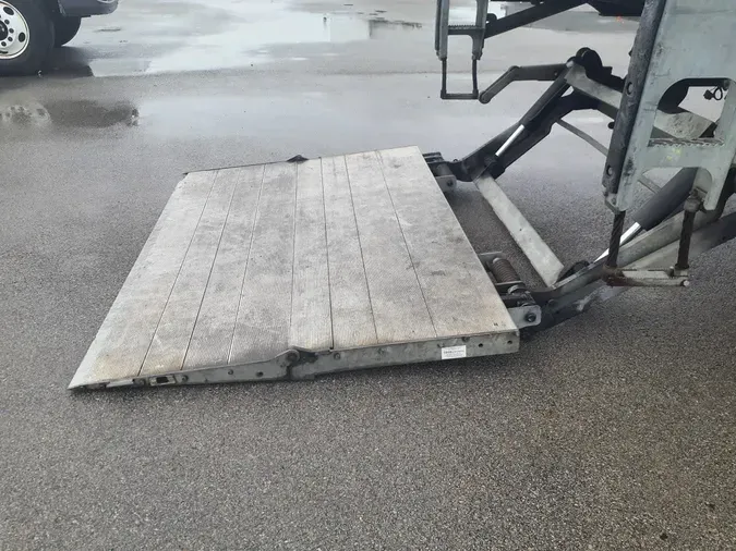 2019 FREIGHTLINER/MERCEDES M2 106