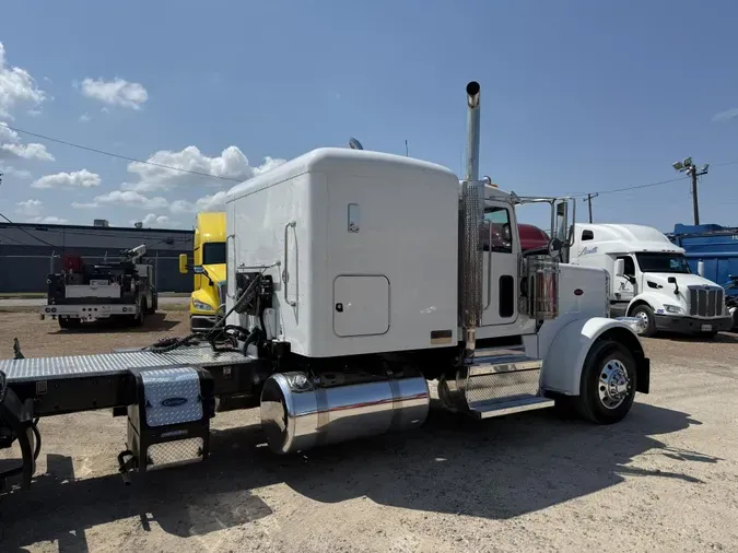 2023 Peterbilt 389