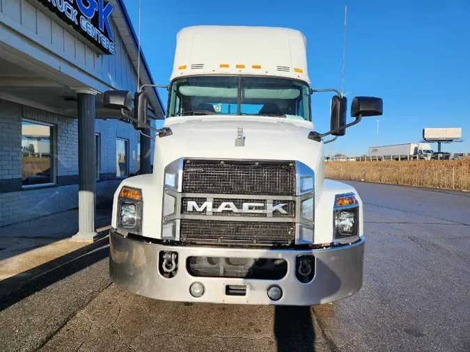 2019 MACK ANTHEM AN64T