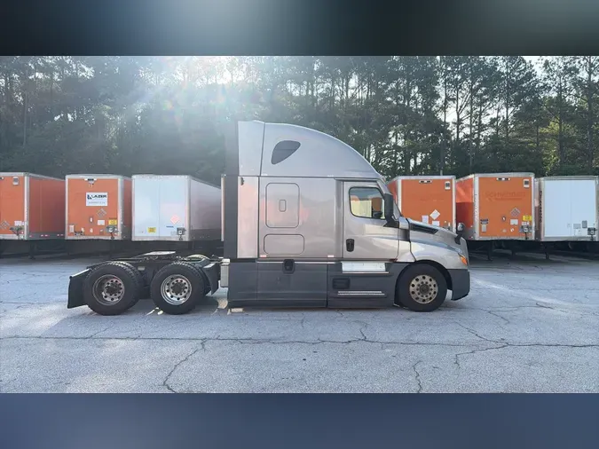 2023 Freightliner Cascadia 126